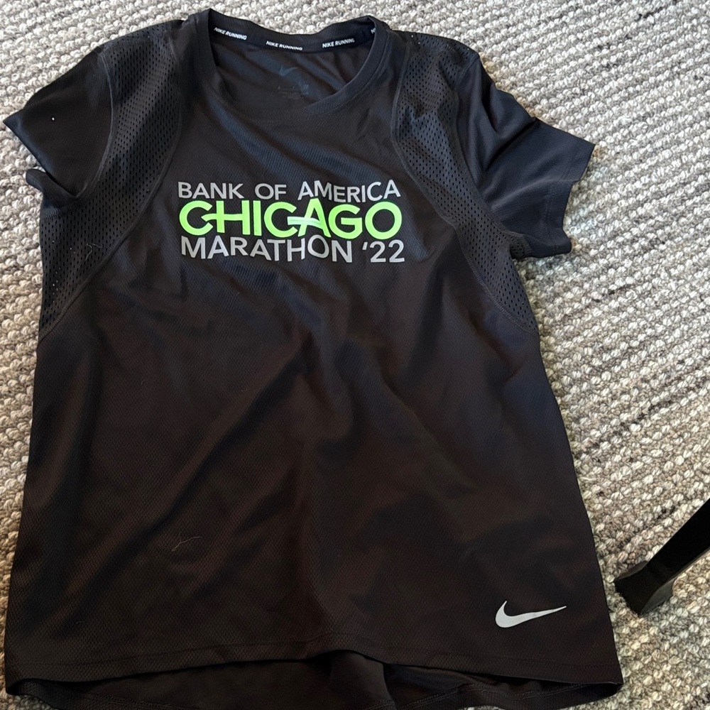 Nike Black and Green Chicago Marathon Tee